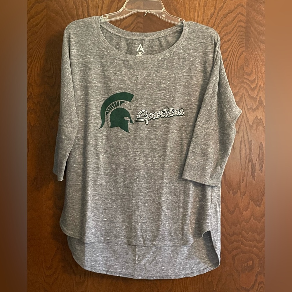 Michigan State Spartans T-Shirt and Earrings